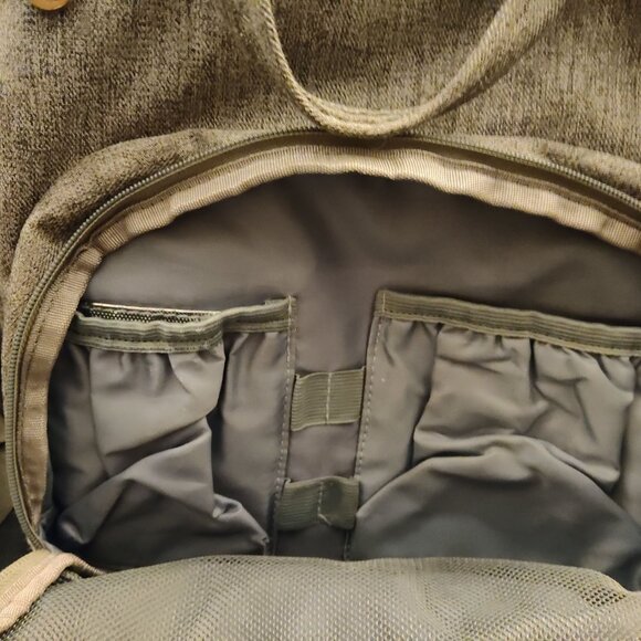 Tethys Unisex Diaper Backpack w/ 2 Insulated Bottle Holder Multiple compartments - Picture 6 of 6